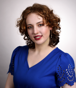 Easy light. Leah Bell in a portrait with a relaxed, casual tone.